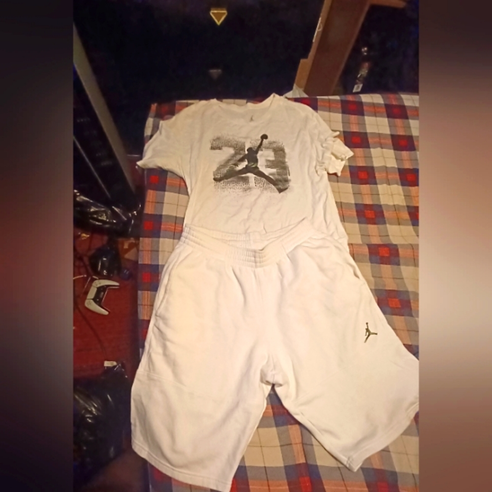 Air Jordan 2 Piece Shirt & Shorts Set. Great Condition